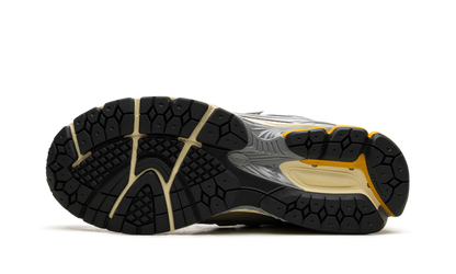 New Balance 1906R "Metallic Silver Yellow"