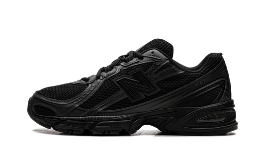 New Balance 740 Triple Black